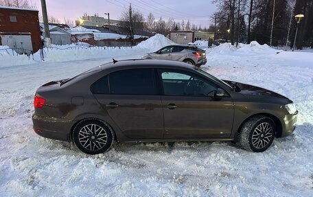 Volkswagen Jetta VI, 2013 год, 1 400 000 рублей, 3 фотография