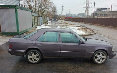 Mercedes-Benz E-Класс, 1994 год, 470 000 рублей, 5 фотография