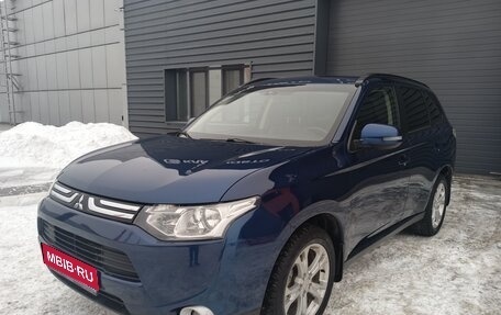 Mitsubishi Outlander III рестайлинг 3, 2013 год, 1 340 000 рублей, 1 фотография