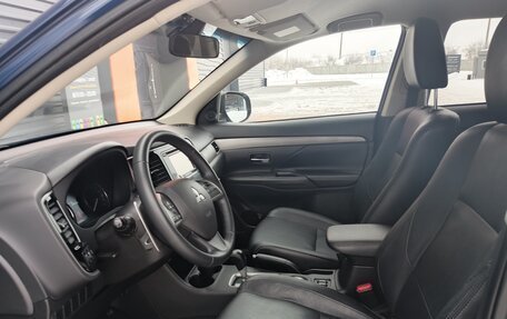 Mitsubishi Outlander III рестайлинг 3, 2013 год, 1 340 000 рублей, 11 фотография