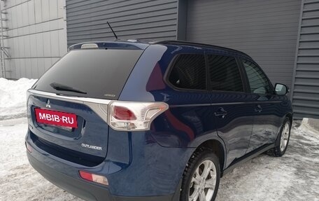 Mitsubishi Outlander III рестайлинг 3, 2013 год, 1 340 000 рублей, 5 фотография