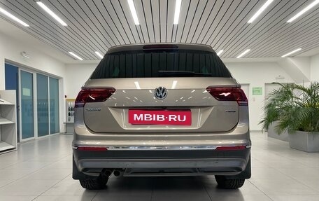 Volkswagen Tiguan II, 2018 год, 2 465 000 рублей, 4 фотография