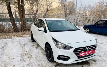 Hyundai Solaris II рестайлинг, 2017 год, 940 000 рублей, 9 фотография