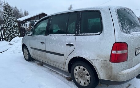 Volkswagen Touran III, 2003 год, 550 000 рублей, 4 фотография