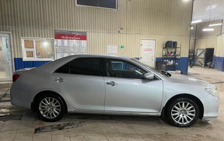 Toyota Camry, 2011 год, 1 700 000 рублей, 4 фотография