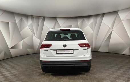 Volkswagen Tiguan II, 2018 год, 2 355 000 рублей, 8 фотография