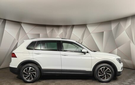 Volkswagen Tiguan II, 2018 год, 2 355 000 рублей, 6 фотография