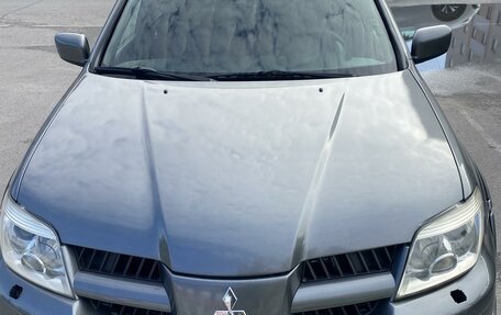 Mitsubishi Outlander III рестайлинг 3, 2004 год, 750 000 рублей, 8 фотография