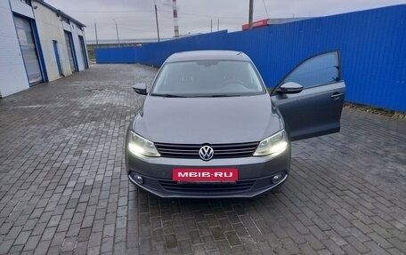 Volkswagen Jetta VI, 2011 год, 1 230 000 рублей, 4 фотография