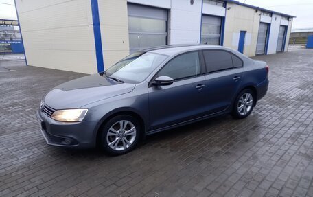 Volkswagen Jetta VI, 2011 год, 1 230 000 рублей, 14 фотография