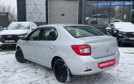 Renault Logan II, 2017 год, 930 000 рублей, 3 фотография