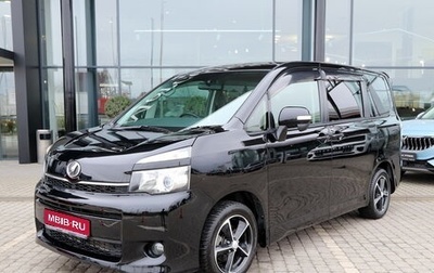 Toyota Voxy II, 2013 год, 1 690 000 рублей, 1 фотография