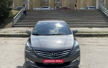 Hyundai Solaris II рестайлинг, 2016 год, 1 230 000 рублей, 1 фотография