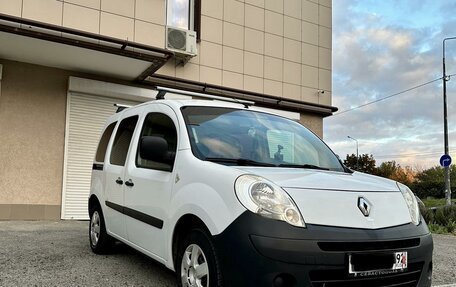 Renault Kangoo II рестайлинг, 2009 год, 830 000 рублей, 1 фотография