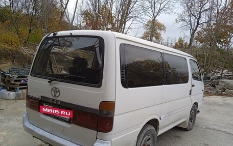 Toyota HiAce H100, 1993 год, 599 000 рублей, 4 фотография