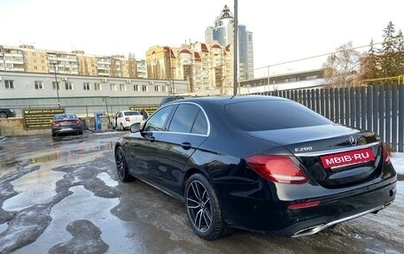 Mercedes-Benz E-Класс, 2017 год, 3 100 000 рублей, 3 фотография