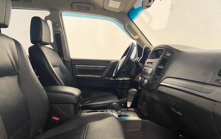 Mitsubishi Pajero IV, 2011 год, 1 520 000 рублей, 24 фотография