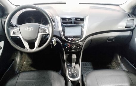 Hyundai Solaris II рестайлинг, 2013 год, 860 000 рублей, 10 фотография