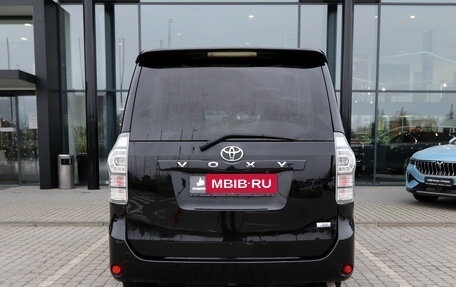 Toyota Voxy II, 2013 год, 1 690 000 рублей, 6 фотография