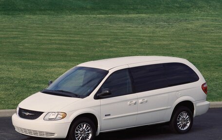 Chrysler Town & Country IV, 2002 год, 570 000 рублей, 1 фотография