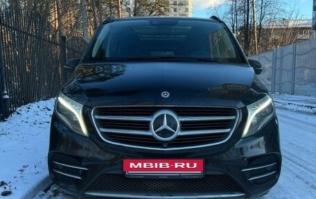 Mercedes-Benz V-Класс, 2017 год, 7 000 000 рублей, 3 фотография