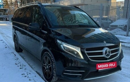 Mercedes-Benz V-Класс, 2017 год, 7 000 000 рублей, 2 фотография