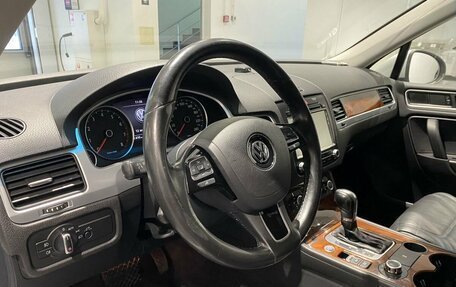 Volkswagen Touareg III, 2012 год, 2 139 000 рублей, 13 фотография