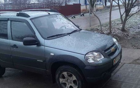 Chevrolet Niva I рестайлинг, 2015 год, 830 000 рублей, 3 фотография