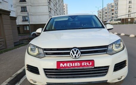 Volkswagen Touareg III, 2010 год, 2 100 000 рублей, 2 фотография