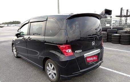 Honda Freed I, 2011 год, 1 300 000 рублей, 6 фотография