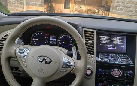 Infiniti QX70, 2014 год, 3 500 000 рублей, 6 фотография