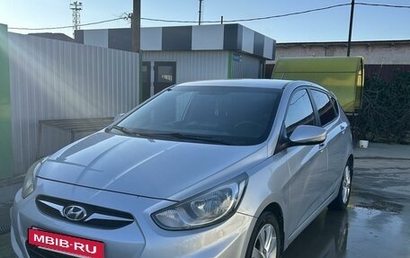 Hyundai Solaris II рестайлинг, 2011 год, 850 000 рублей, 8 фотография