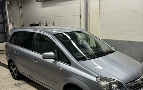 Opel Zafira B, 2011 год, 990 000 рублей, 3 фотография