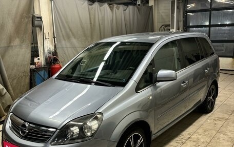 Opel Zafira B, 2011 год, 990 000 рублей, 2 фотография