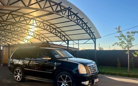 Cadillac Escalade III, 2010 год, 1 580 000 рублей, 1 фотография