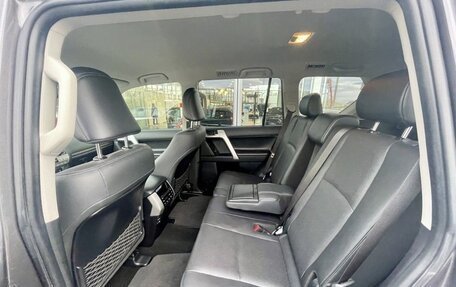 Toyota Land Cruiser Prado 150 рестайлинг 2, 2021 год, 7 651 000 рублей, 12 фотография