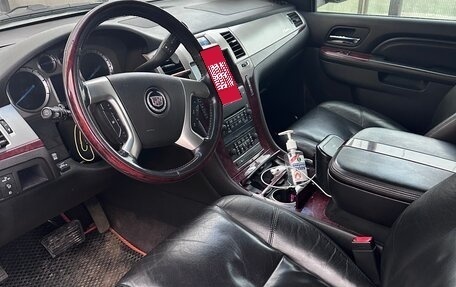 Cadillac Escalade III, 2010 год, 1 580 000 рублей, 11 фотография