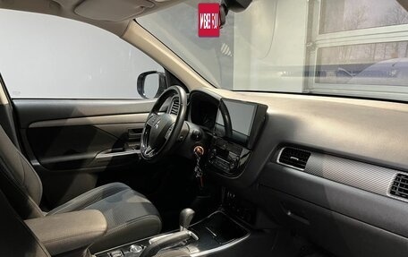 Mitsubishi Outlander III рестайлинг 3, 2017 год, 2 149 000 рублей, 25 фотография