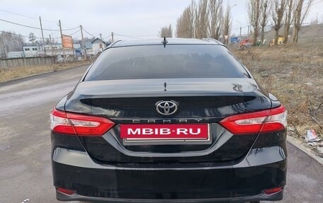 Toyota Camry, 2020 год, 2 650 000 рублей, 7 фотография