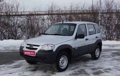 Chevrolet Niva I рестайлинг, 2011 год, 450 000 рублей, 1 фотография