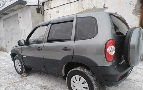 Chevrolet Niva I рестайлинг, 2011 год, 500 000 рублей, 3 фотография