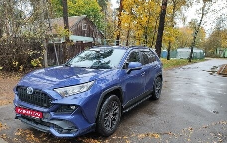 Toyota RAV4, 2021 год, 4 550 000 рублей, 3 фотография