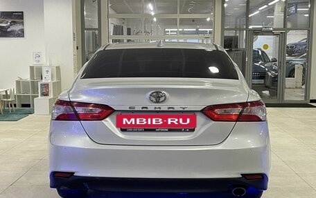 Toyota Camry, 2019 год, 2 690 000 рублей, 4 фотография