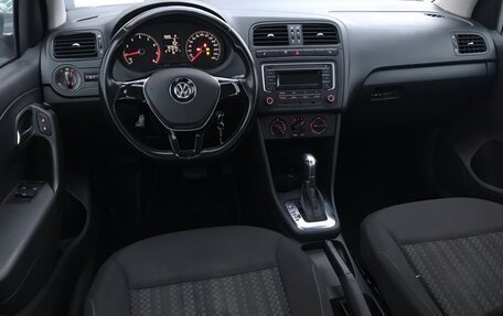 Volkswagen Polo VI (EU Market), 2015 год, 920 000 рублей, 8 фотография