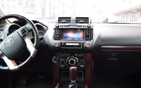 Toyota Land Cruiser Prado 150 рестайлинг 2, 2015 год, 4 500 000 рублей, 17 фотография