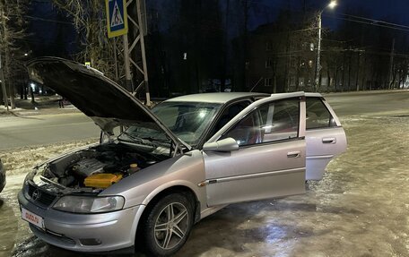 Opel Vectra B рестайлинг, 2000 год, 270 000 рублей, 2 фотография