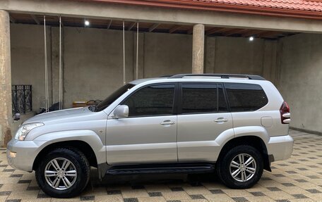 Toyota Land Cruiser 100 рестайлинг 2, 2006 год, 2 600 000 рублей, 2 фотография