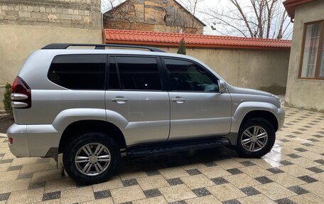 Toyota Land Cruiser 100 рестайлинг 2, 2006 год, 2 600 000 рублей, 3 фотография