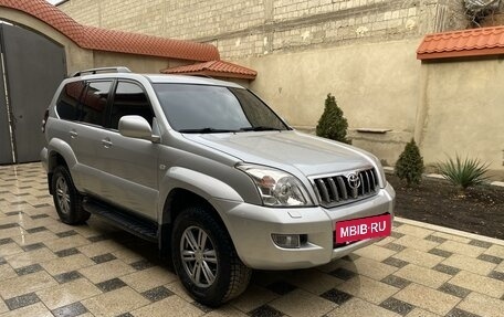 Toyota Land Cruiser 100 рестайлинг 2, 2006 год, 2 600 000 рублей, 8 фотография