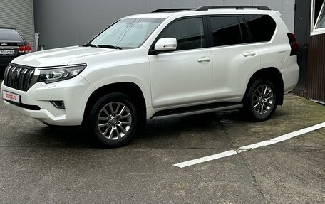 Toyota Land Cruiser Prado 150 рестайлинг 2, 2019 год, 6 000 000 рублей, 2 фотография